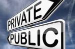 private v public